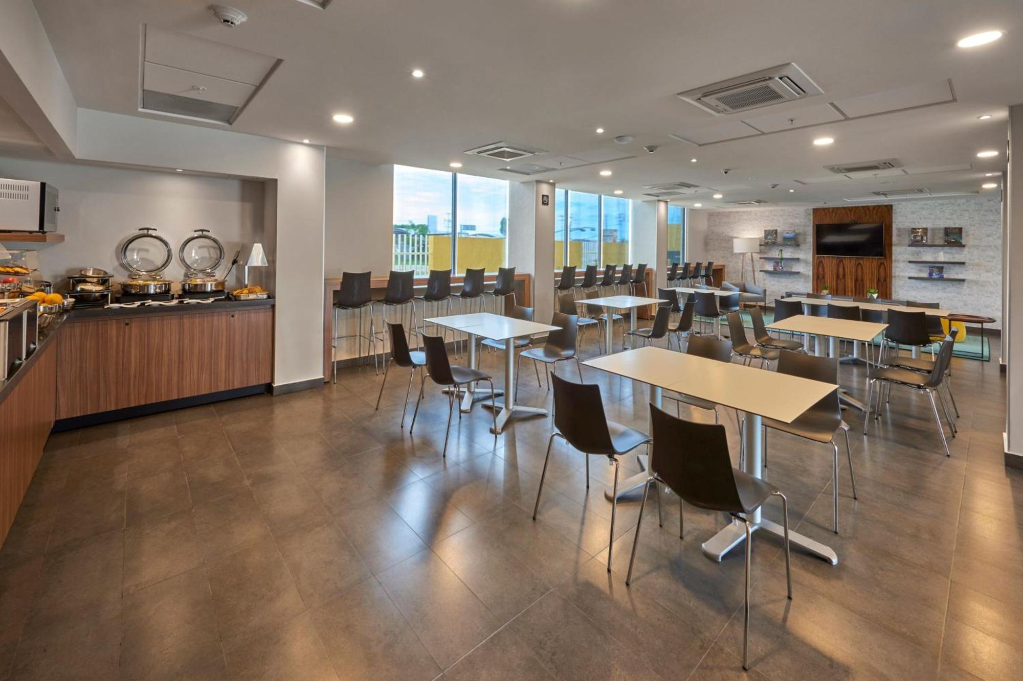 City Express By Marriott Comitan Bagian luar foto